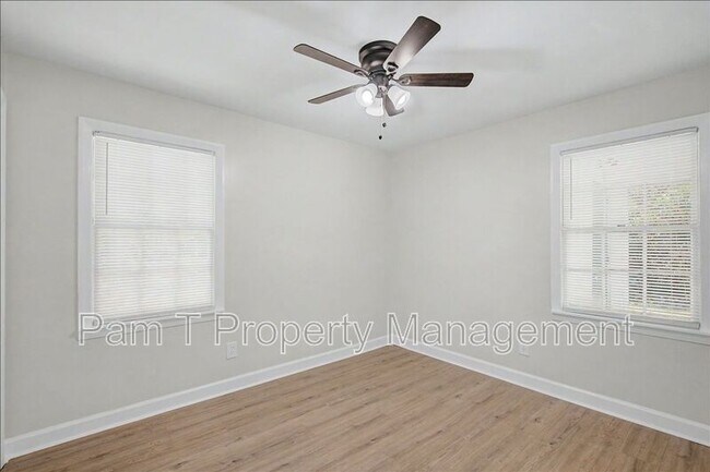 Building Photo - 102 Juniper Cir