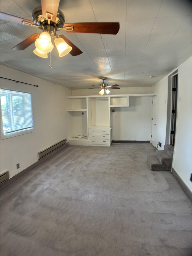 Building Photo - 1007 Bonneville Ave