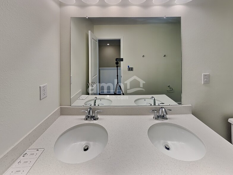 Building Photo - 3204 Artemisia Ln