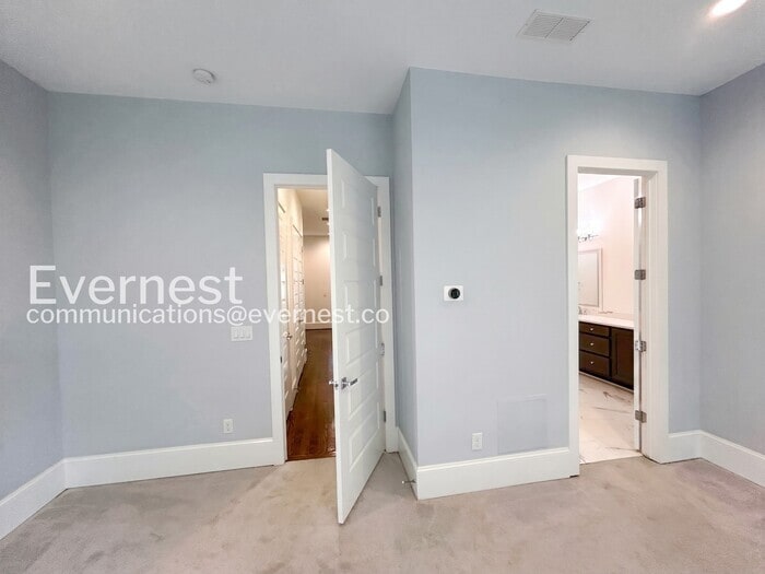 Building Photo - 1099 Briar Cove Cir