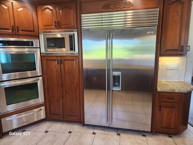 Building Photo - Must See, Incredible 3 bedroom, 2 bathroom...