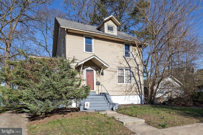 Building Photo - 215 Conard Ave