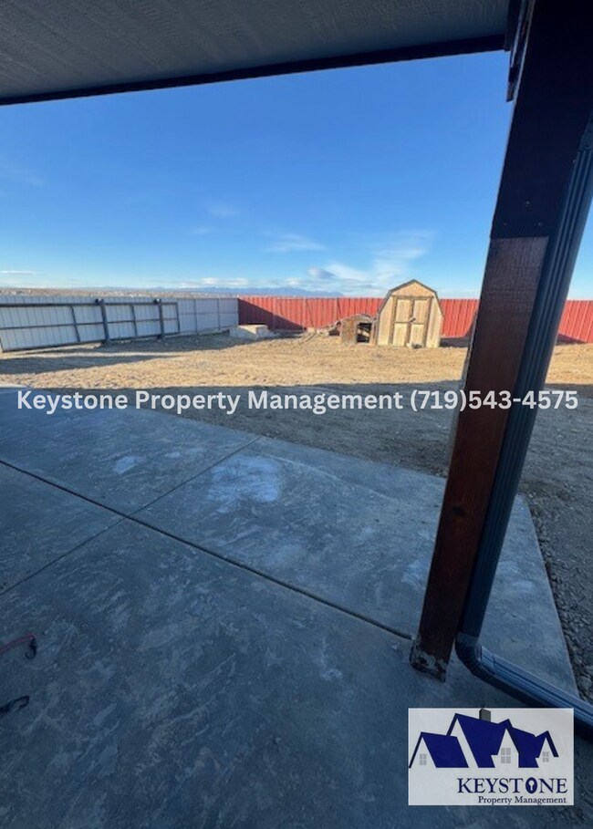 Building Photo - Horse Lover's Dream, Complete With Stable and Corral! 3 Bedroom/1 Bathroom Home $1500/$1500