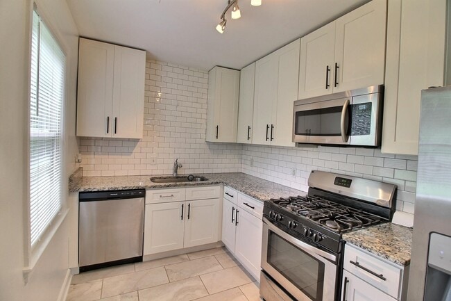 Building Photo - 4264 Eastern Cove