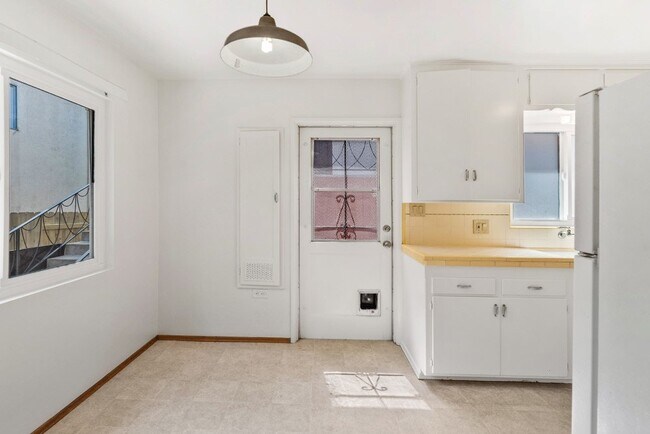 Building Photo - 4342 Iowa St