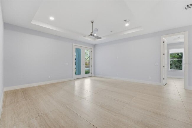 Building Photo - 5823 Burwin Ave