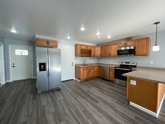 Building Photo - New Energy Efficient Constuction!