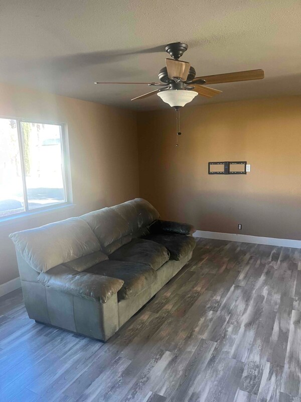 Building Photo - 13353 Driftwood Village