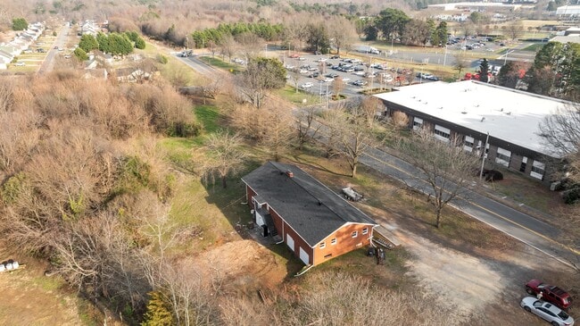 Building Photo - 1435 Auten Rd