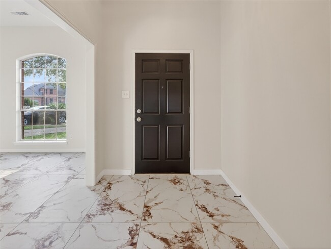 Building Photo - 4418 W Thunderwood Cir