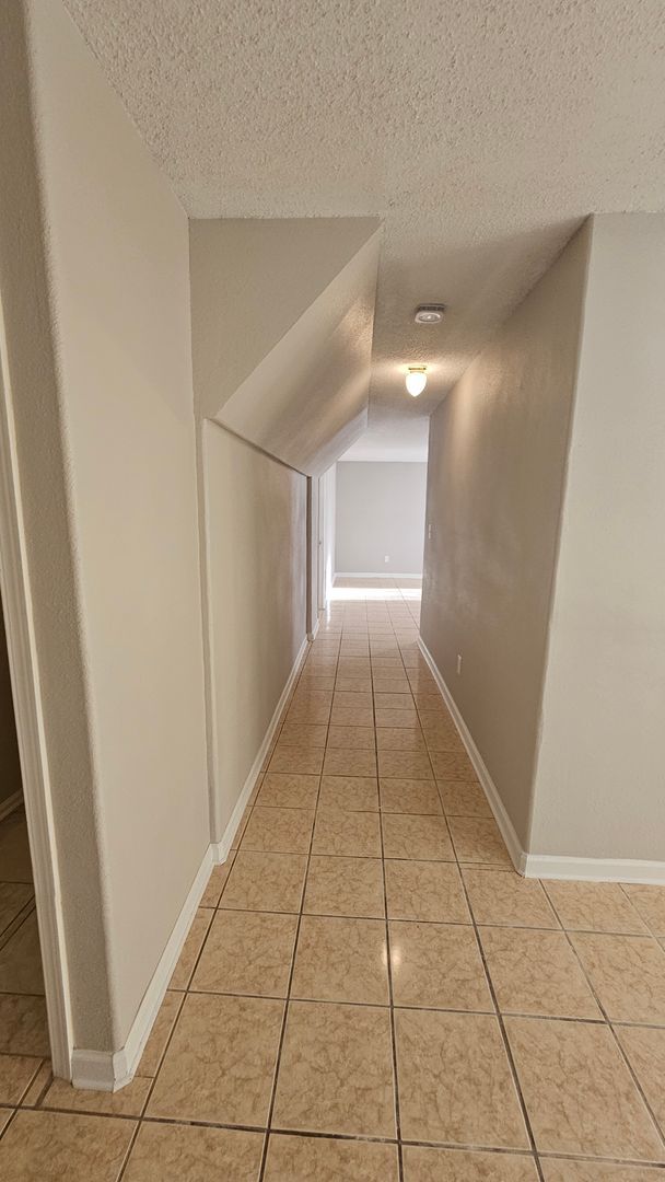 Building Photo - $2700 | 4BR/2.5BA | Pet Friendly House wit...