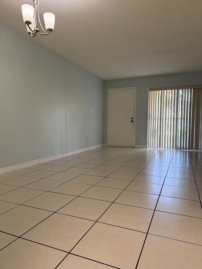 Building Photo - 7609 Dolonita Dr