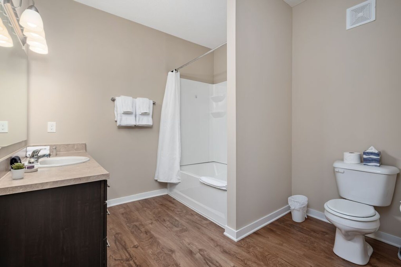 Building Photo - 5761 Fenimore Trail Dr W
