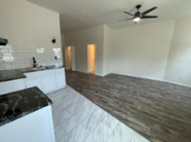 Building Photo - 34-36-36 Albany Ave