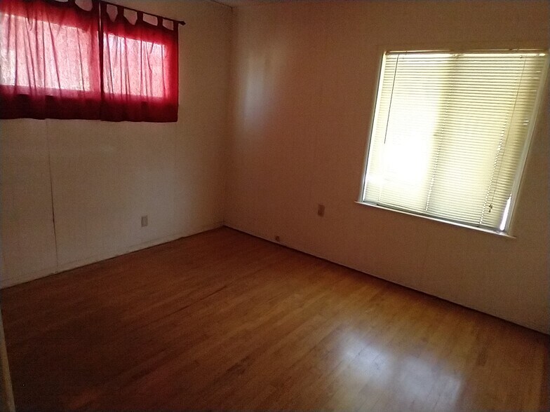 Bedroom 2 - 6819 Yolanda Ave