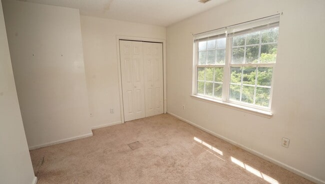 Building Photo - 980 W Pueblo Dr
