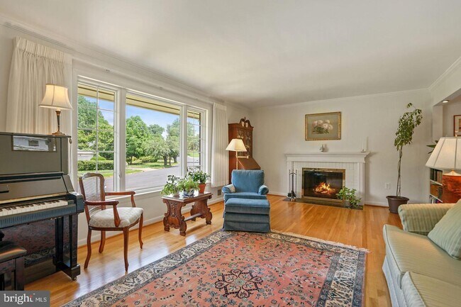 Building Photo - 6425 Noble Dr