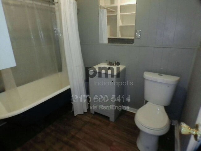 Building Photo - 213 1/2 S Madison Ave