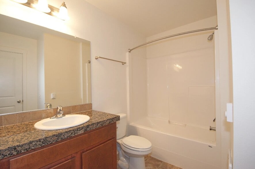 Building Photo - 9378 SW Mandamus Ct