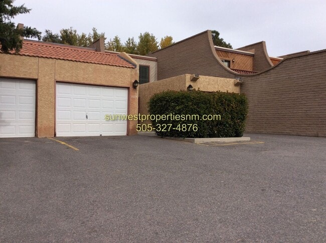 Building Photo - 3 bedroom, 2.5 Bath Condo for Rent