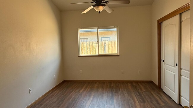 Building Photo - 521 Sherwood Ct
