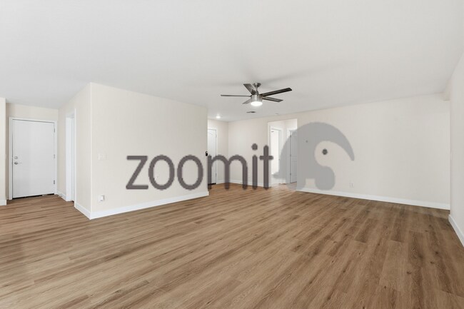 Building Photo - Amazing home in wonderful Ghost Hollow Ranch