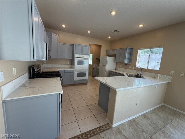 Building Photo - 4429 Rockaway Beach St