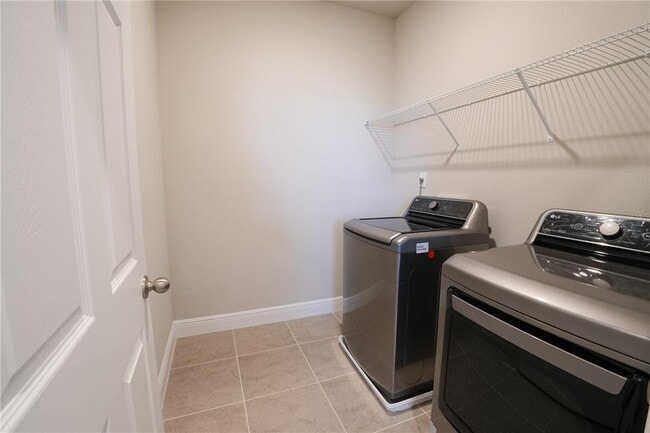 Building Photo - 1330 Merrydale Wy