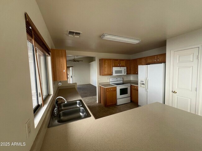 Building Photo - 12729 W Ventura St