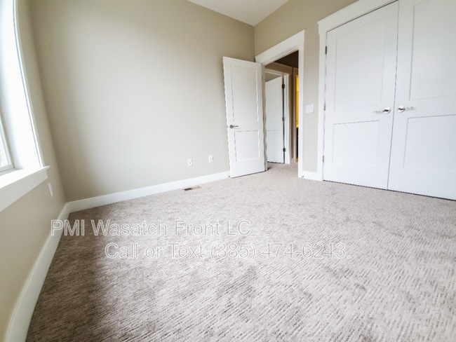 Building Photo - 268 E Sandy Sage Way