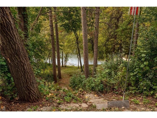 Building Photo - 2 Bedroom, 1 Bathroom Single-Family Home w...