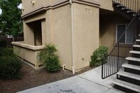 Building Photo - Beautiful 2 Bed/2Bath Lower Unit Condo with 1 Car Garage