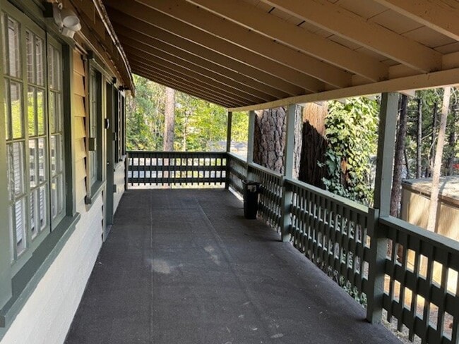 Building Photo - Mountain Cabin in Twain Harte