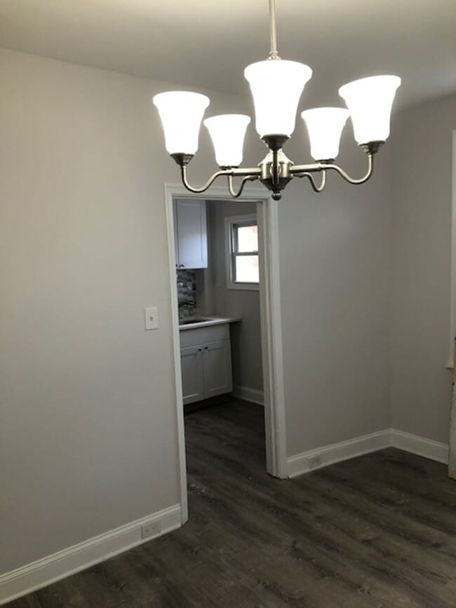 Building Photo - Beautiful and ready to move in 3 Bedroom, ...