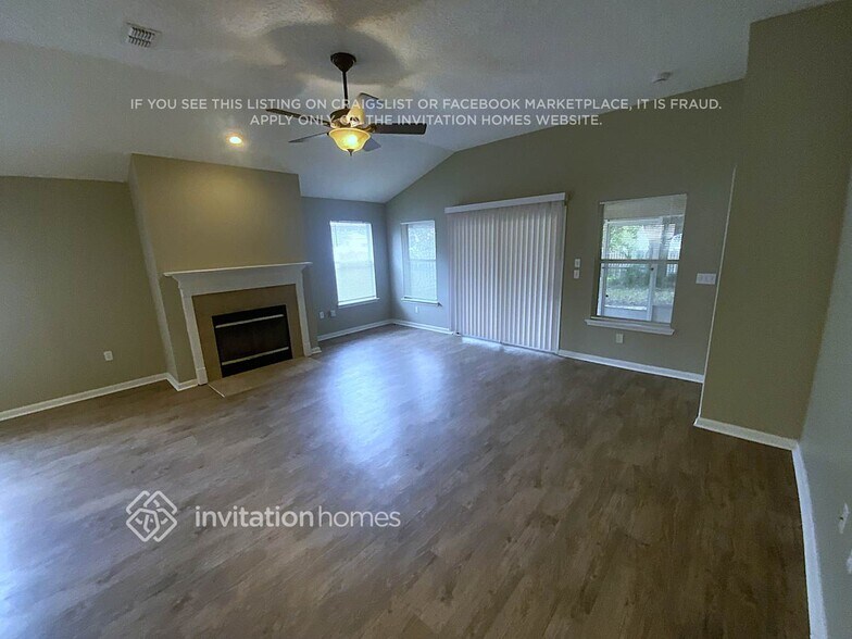 Building Photo - 13463 Devan Lee Dr E