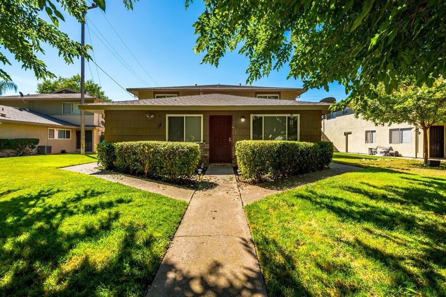 Primary Photo - 2025 Benita Dr