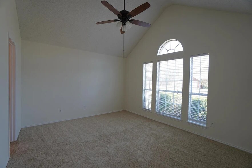Building Photo - 137 Magnolia Ln