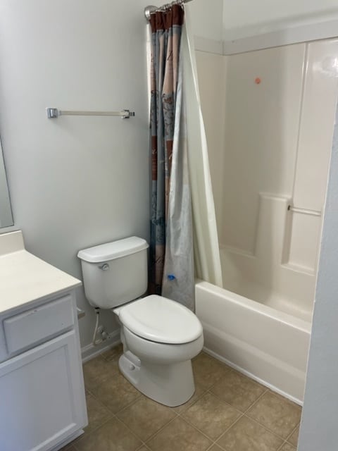 Building Photo - 3030 Hollybrooke Dr