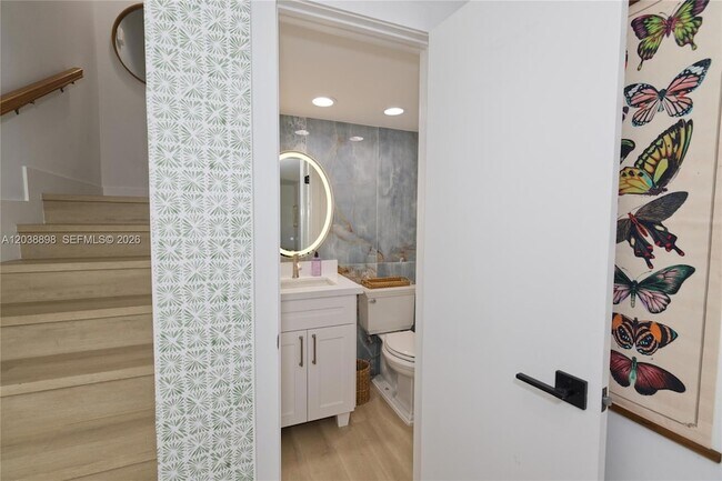 Building Photo - 5838 SW 74th Terrace