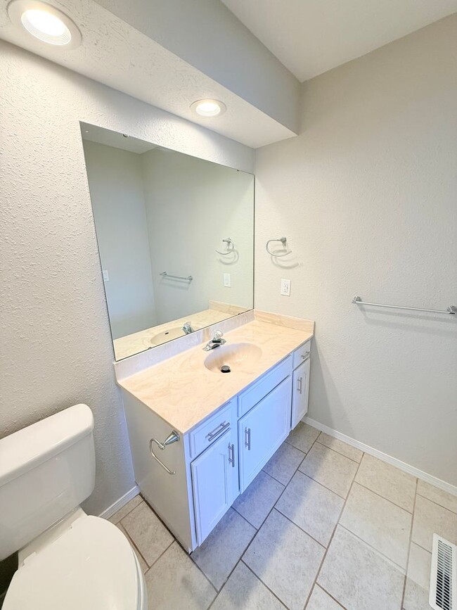 Building Photo - "Lots Of New" in South/West Springfield on a Quite Culta-sac