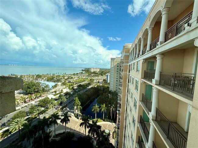 Building Photo - 750 N Tamiami Trl
