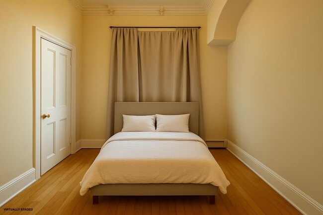 Building Photo - 19 Henry St