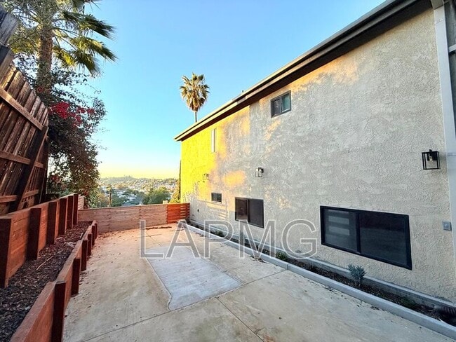 Building Photo - 4762 Charters Ave