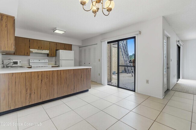 Building Photo - 1020 Abada Ct NE