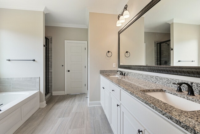 Building Photo - 10353 Fountain Ln