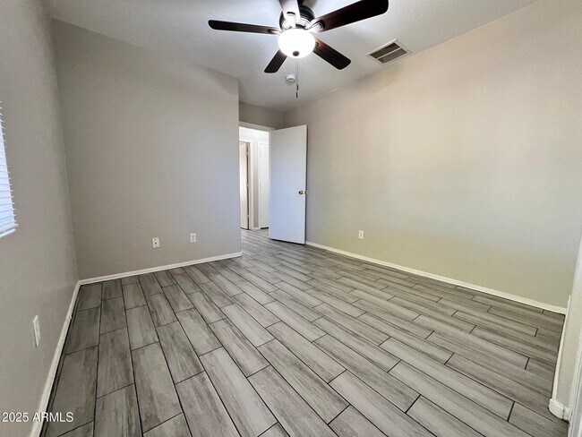 Building Photo - 28516 N Epidote Dr