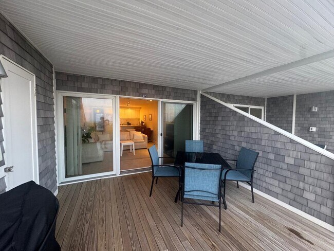 Building Photo - 539 Dune Rd