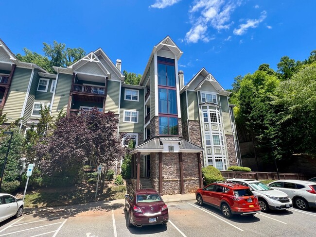 Building Photo - 3-Bed, 2-Bath Condo with Garage! One month...