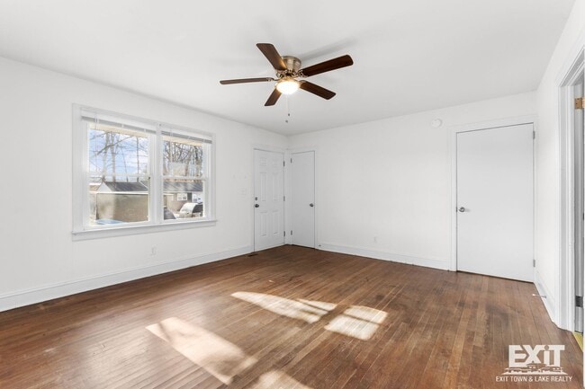 Building Photo - Welcome to your 2 bedroom, 1 bath home in South Hill!