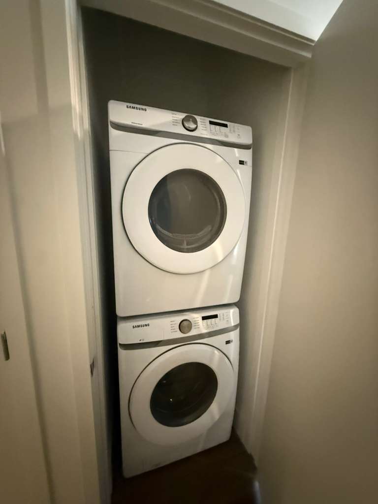 Building Photo - 2947 Coconut Ave